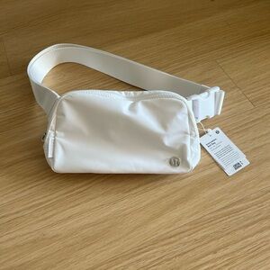 Lululemon Everywhere Belt Bag